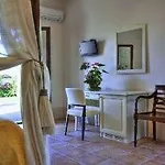 מלון Masseria Li Campi 3*
